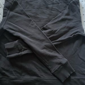 (xs) Universal Thread- washed black crew neck